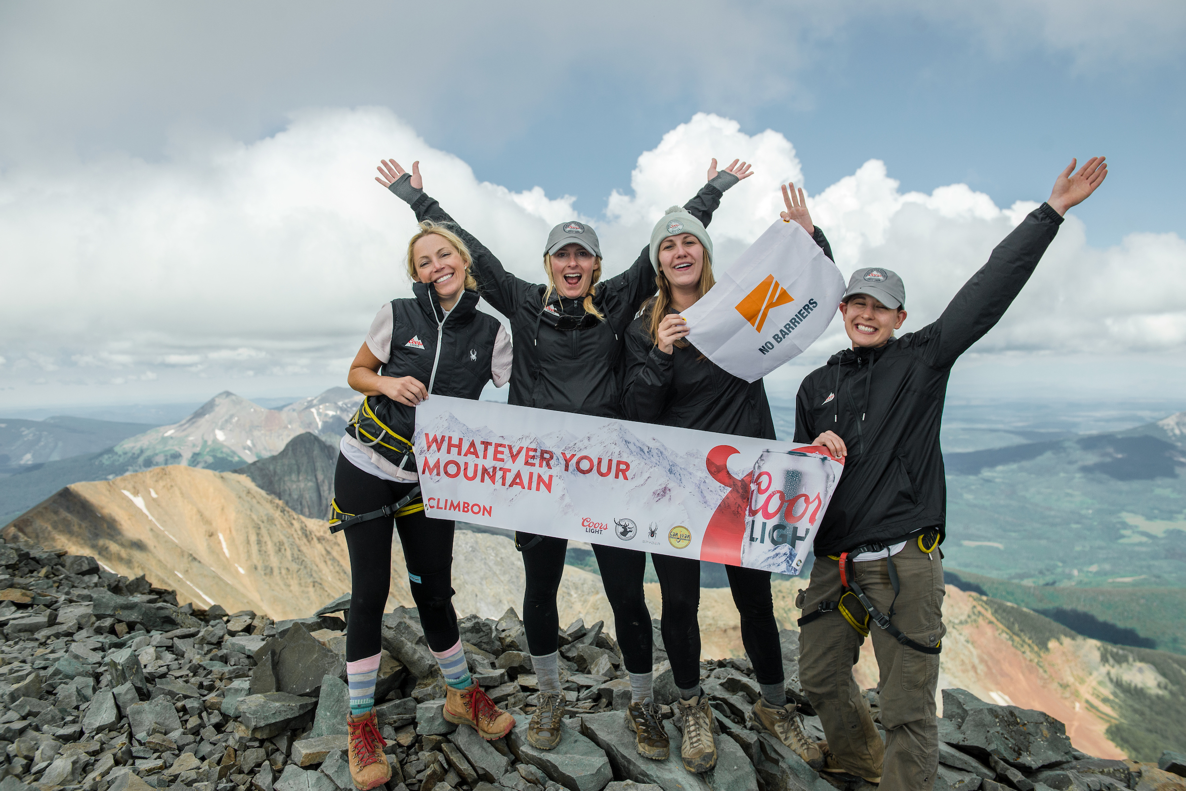 The Coors Light and No Barriers team on top of Mount Wilson